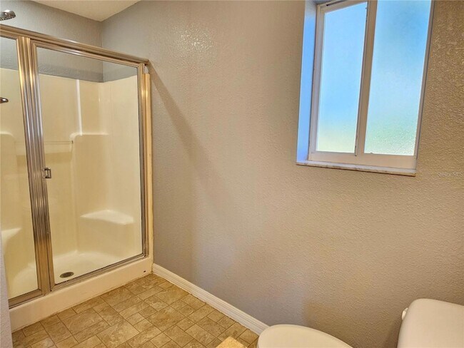 Building Photo - 8470 Drolet Ave