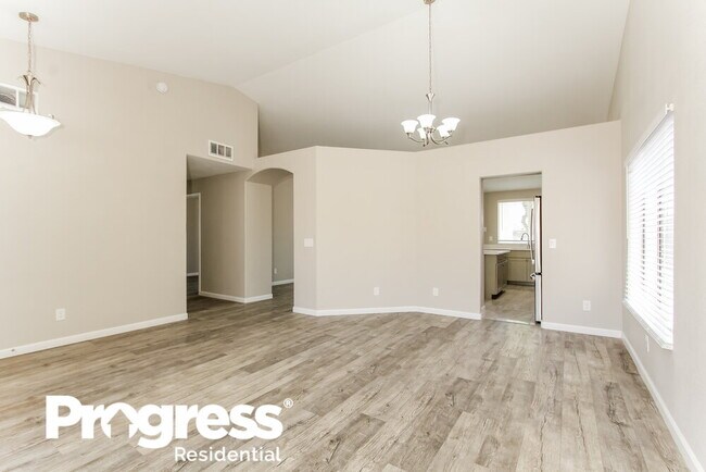 Building Photo - 6615 W Caribbean Ln