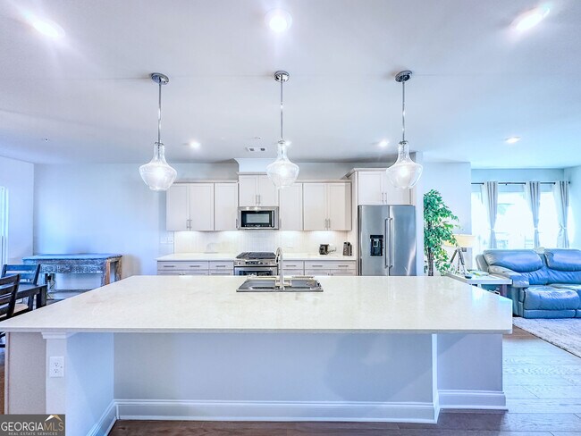Building Photo - 361 Watson Ave