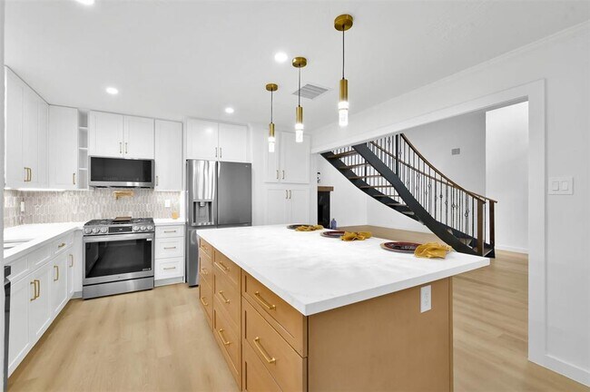 Building Photo - 11612 Timberwild St
