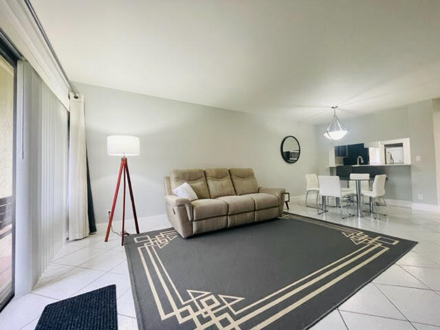 Building Photo - 5571 Courtyard Dr