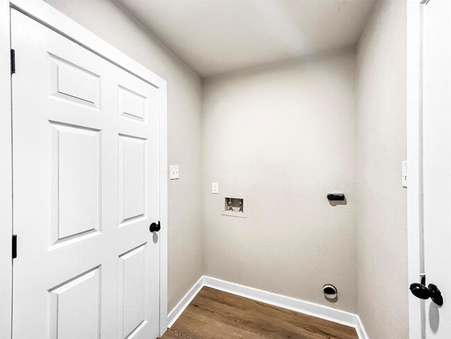 Building Photo - 4926 Adonis Dr