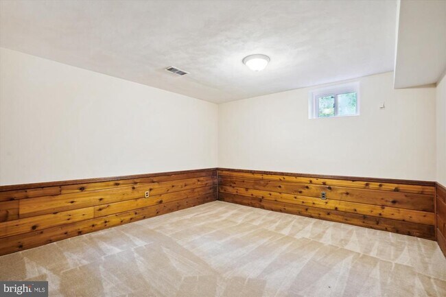 Building Photo - 6139 Tompkins Dr