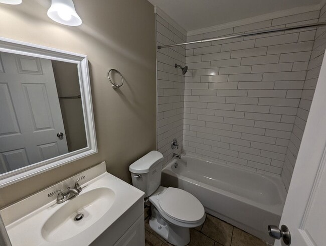 Building Photo - 3847 Russell Blvd