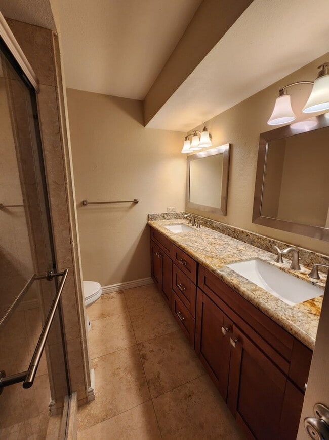 Building Photo - San Carlos - Fully Remodeled - Two Story T...