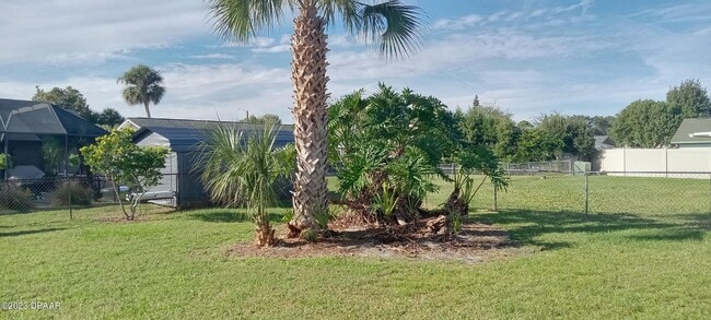 Building Photo - Large corner lot in Port Orange, Beautiful...