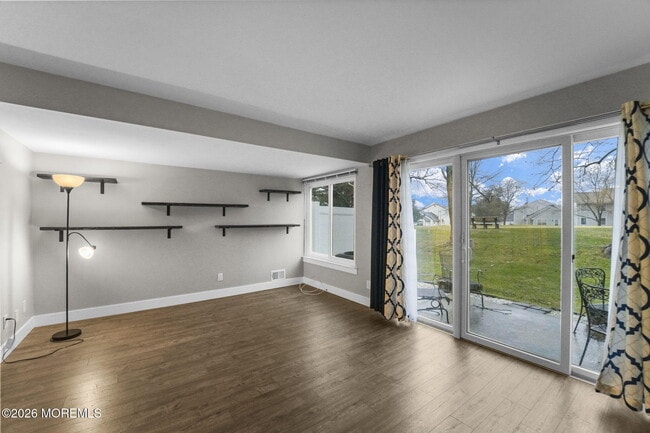 Building Photo - 83 Greenwood Dr