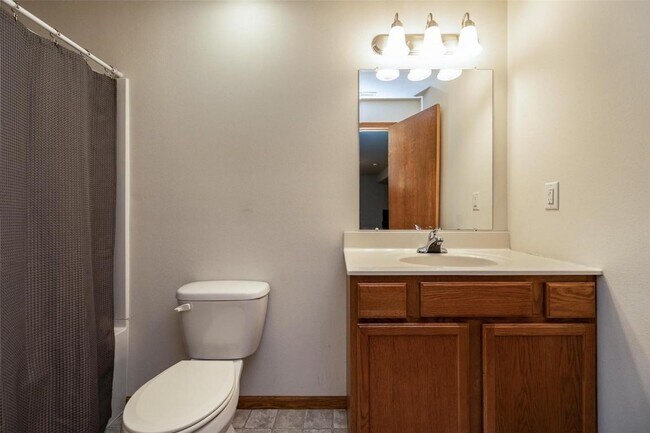 Building Photo - 17 Alydar Dr