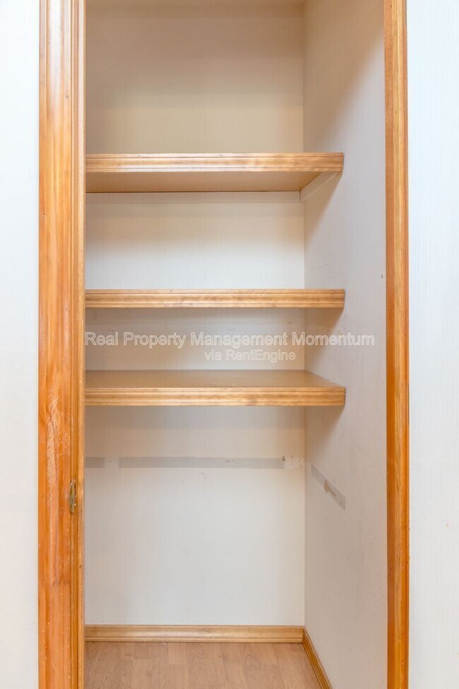 Building Photo - 3531 Leawood Ave