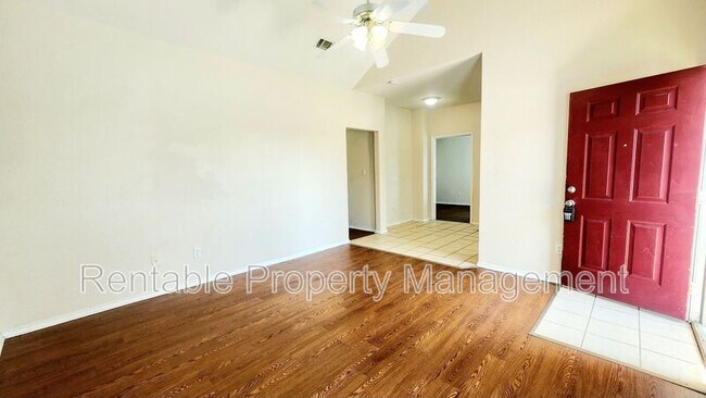 Building Photo - 107 Collett Ct