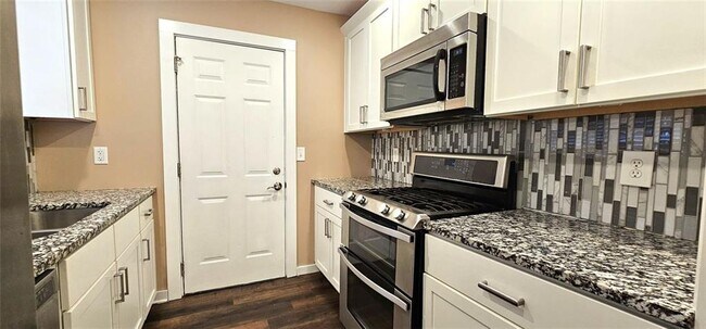 Building Photo - 1291 Lorenzo Dr SW