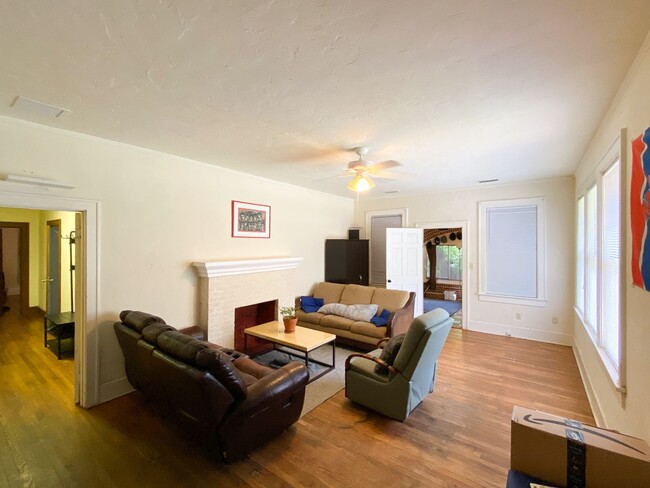 Building Photo - 1714 NW 3rd Pl