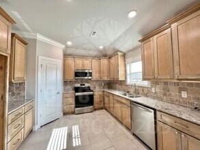 Building Photo - Single Family Home - Popular Huntley Plan