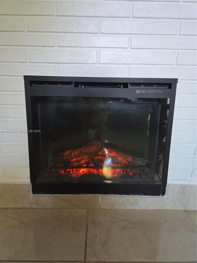 Building Photo - 301 SW 5th St