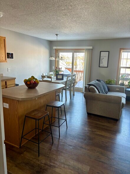 Building Photo - 22369 Lilac Way