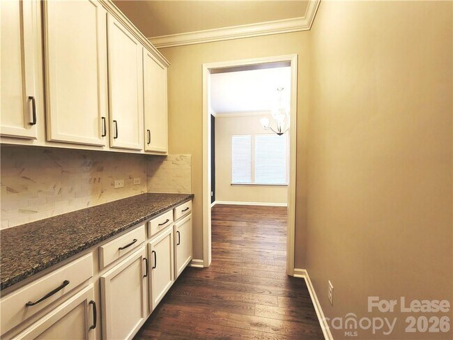 Building Photo - 4925 Grace View Dr