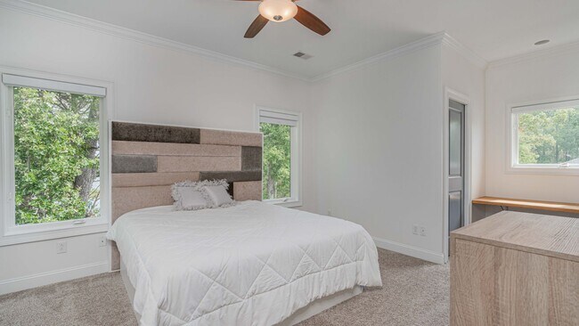 Building Photo - WELCOME TO LAKE MURRAY'S PARADISE