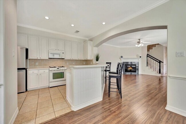 Building Photo - 12430 Timber Hollow