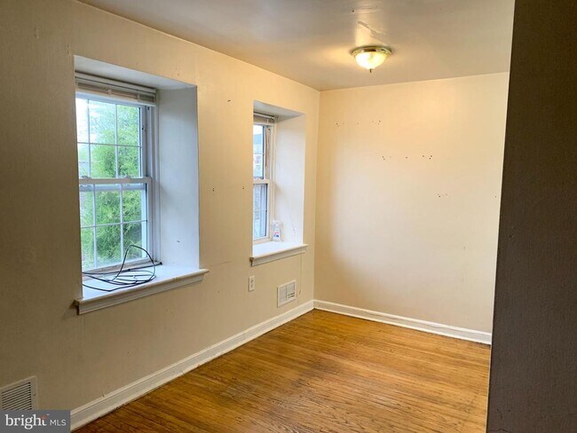 Building Photo - 2318 Huntingdon Pike