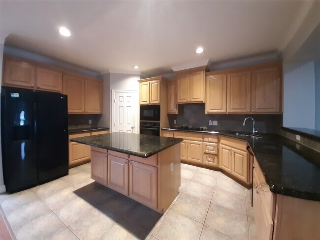 Building Photo - 2945 Sandcastle Ln