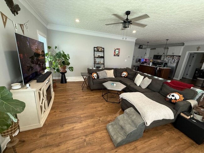 Building Photo - 128 Aiden Ln