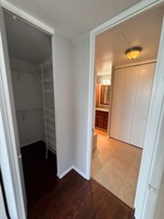 Building Photo - 505 N Lake Shore Dr