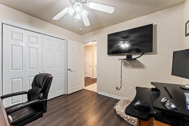 Building Photo - 3409 SW Picasso Blvd