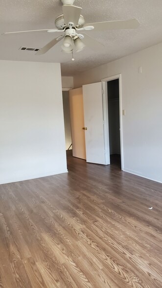 Bed 2 - 15525 Weldon Dr