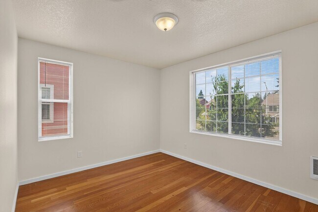 Building Photo - 2038 SE 171st Ave