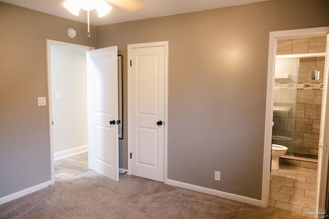 Building Photo - 5580 Homewood Rd