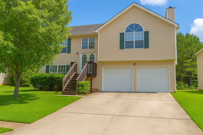 Primary Photo - Great In-Law Suite Property - Master on Up...