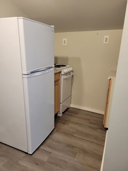 Building Photo - 212 State St