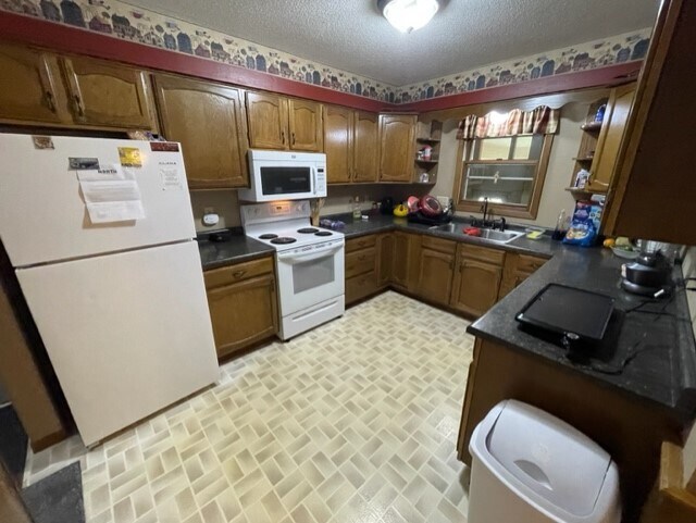 Building Photo - 747 Wild West Ln SW