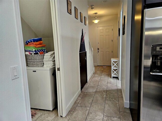 Building Photo - 386 Captiva Dr