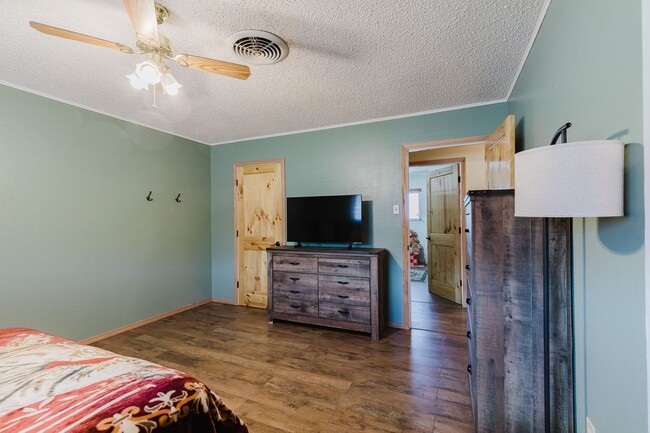 Building Photo - Spacious 3 Bedroom Home with Solar Panels and a Pool