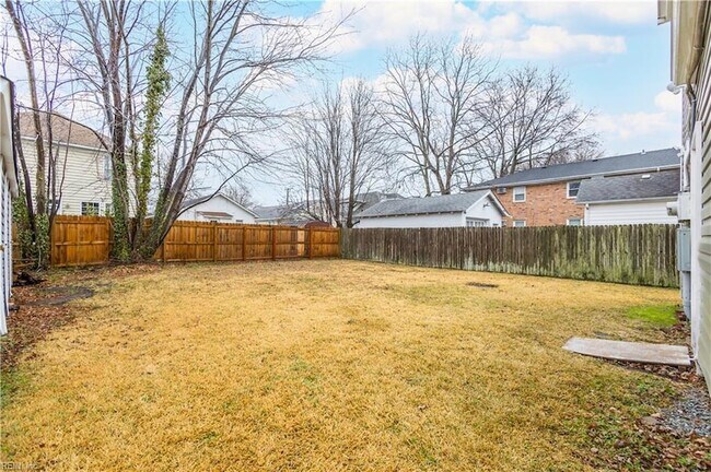 Building Photo - 138 D View Ave