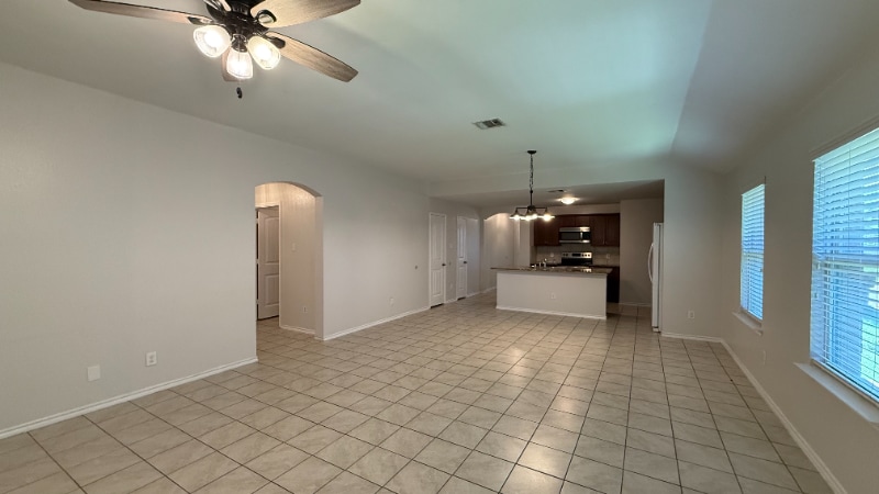 Building Photo - 1309 Basswood Ln