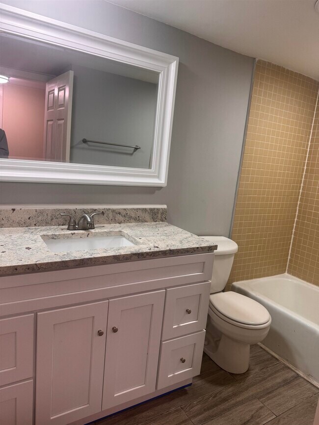 Building Photo - 6633 Poplar Woods Cir E