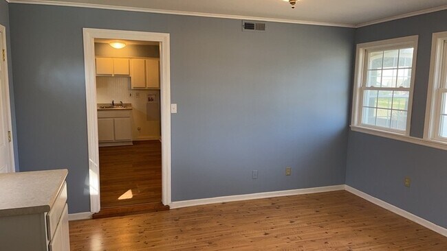 Building Photo - 4230 Reading Rd