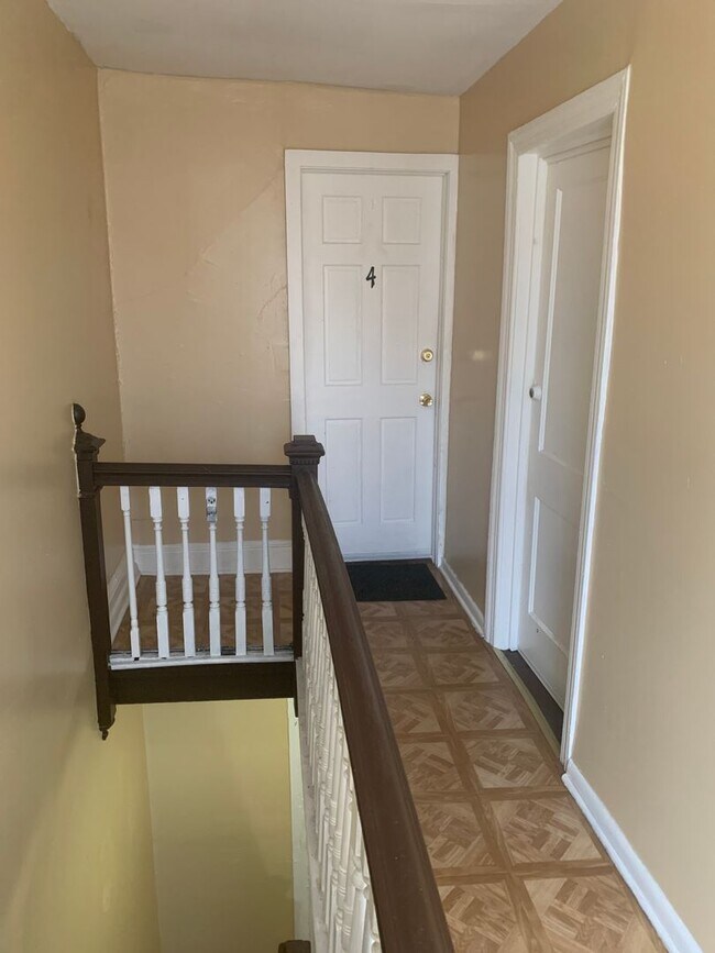 Building Photo - 1 Bed/1Bath East York City SD