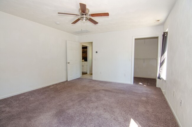 Building Photo - Precious Bungalow Home Rental in Norfolk!