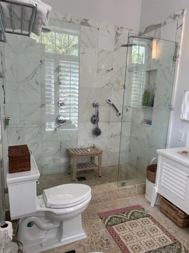 Building Photo - 645 Almeria Ave