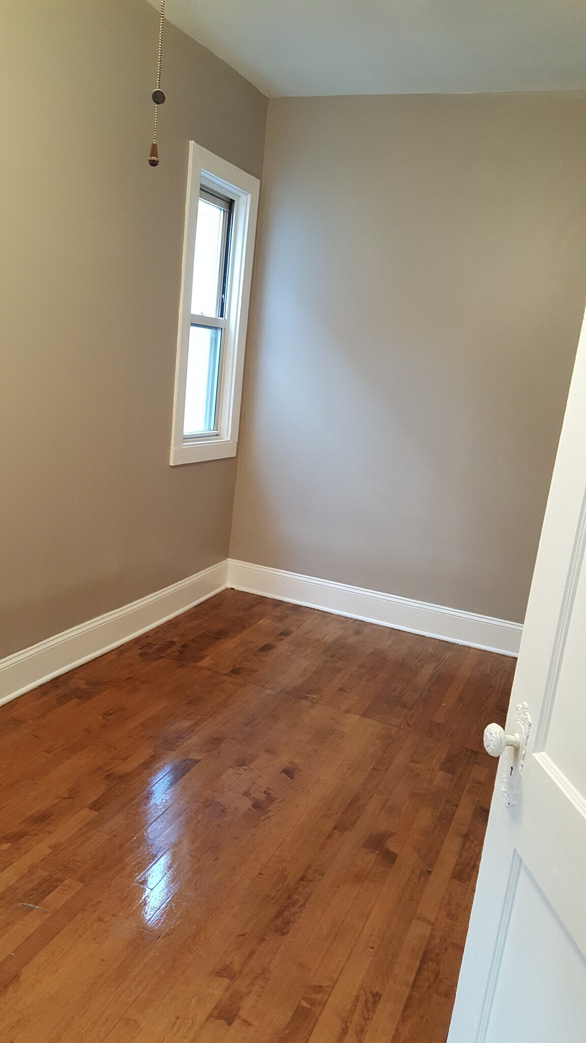 Bed 3 16.5x11.5 - 3556 W Medill Ave