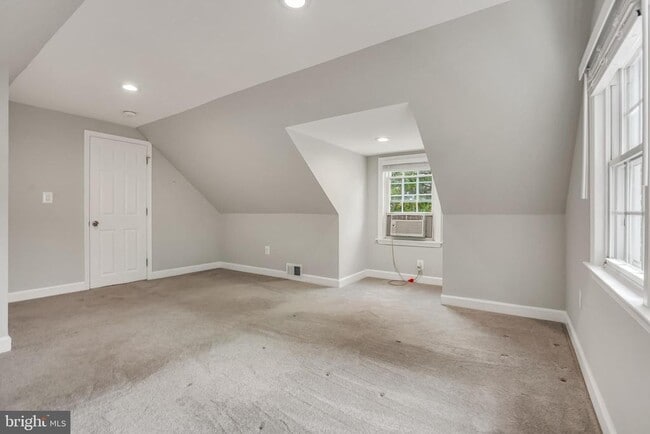 Building Photo - 1605 W Braddock Rd