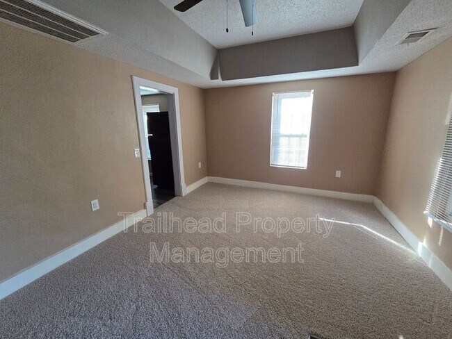 Building Photo - 507 3rd St