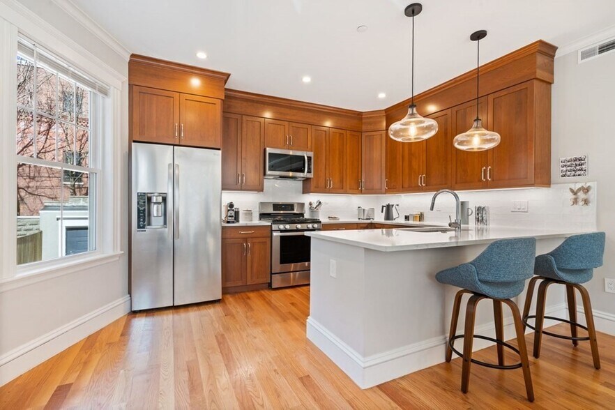 Building Photo - 35 Upland Rd