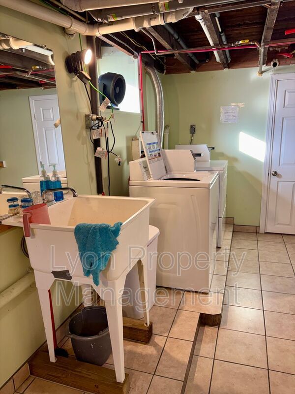 Building Photo - 1134 Social St