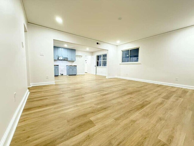 Building Photo - FOR RENT – FULLY REMODELED 4 BEDROOM | 2 BATH HOME!