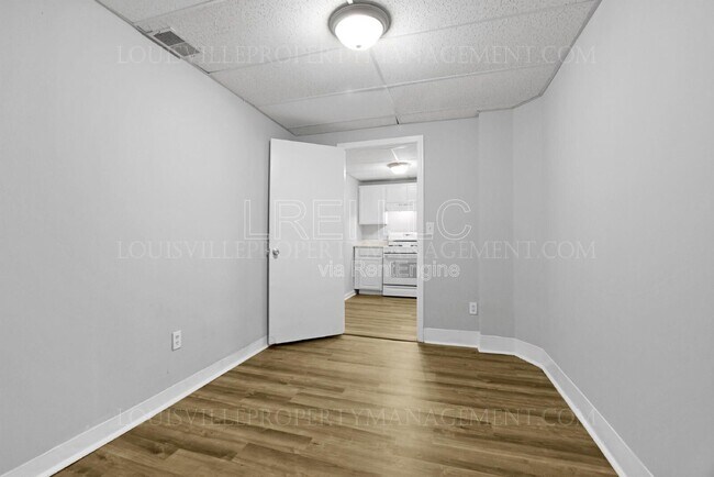 Building Photo - 704-706 Roselane St