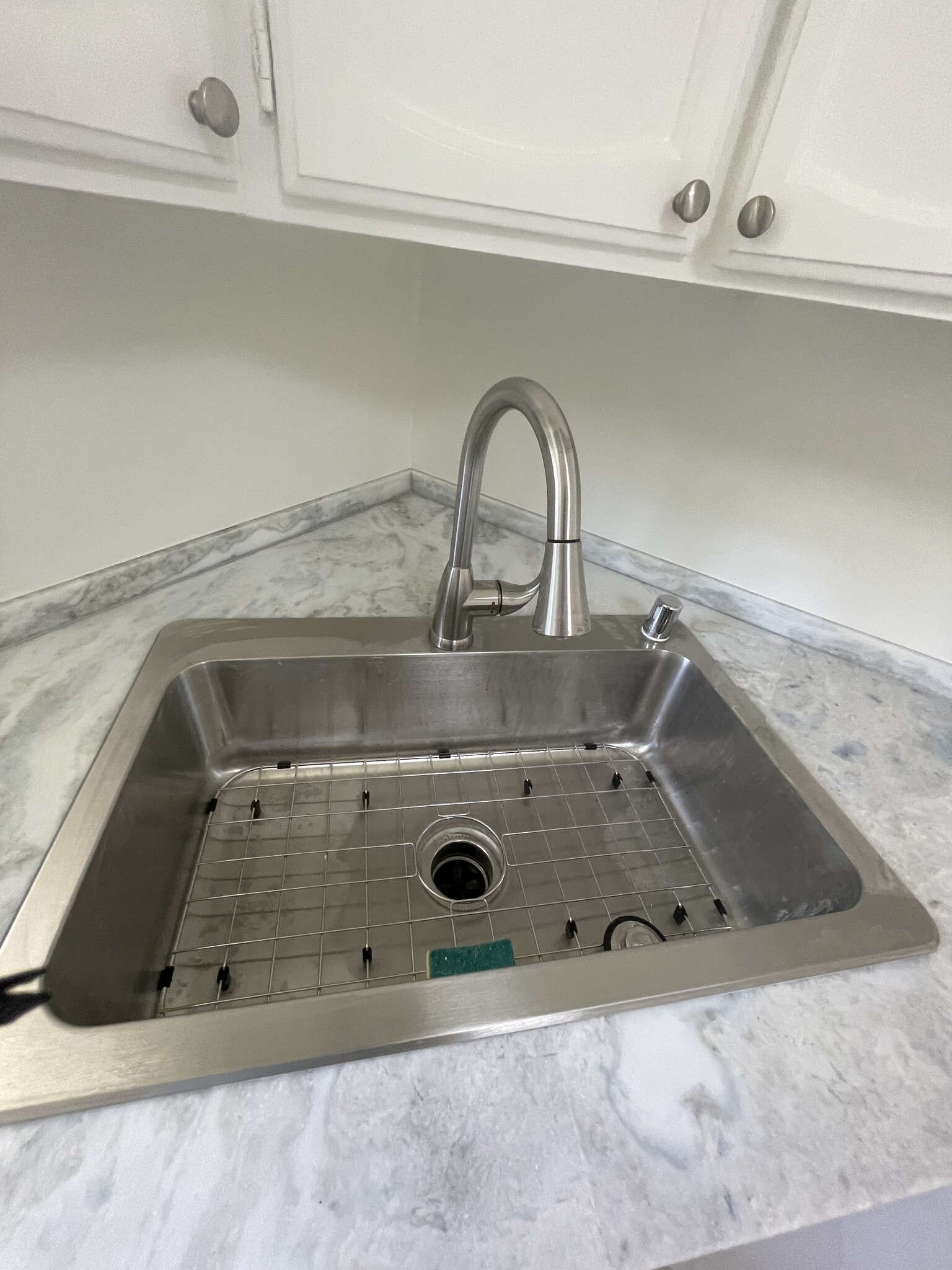 kitchen sink, all sinks/faucets new in house - 2935 Westwood Blvd